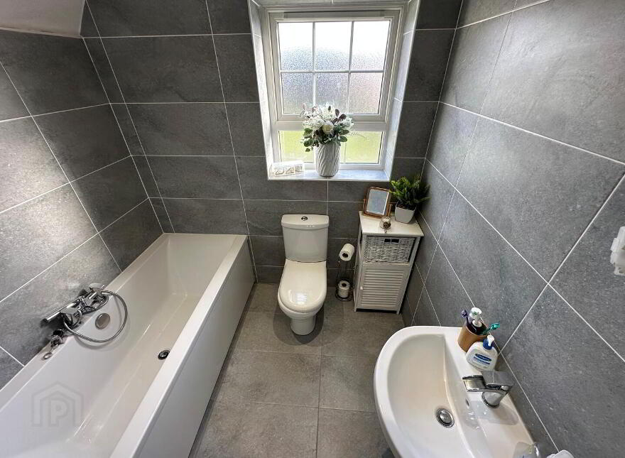 72 Cambric Court, Dromore, BT25 1TH