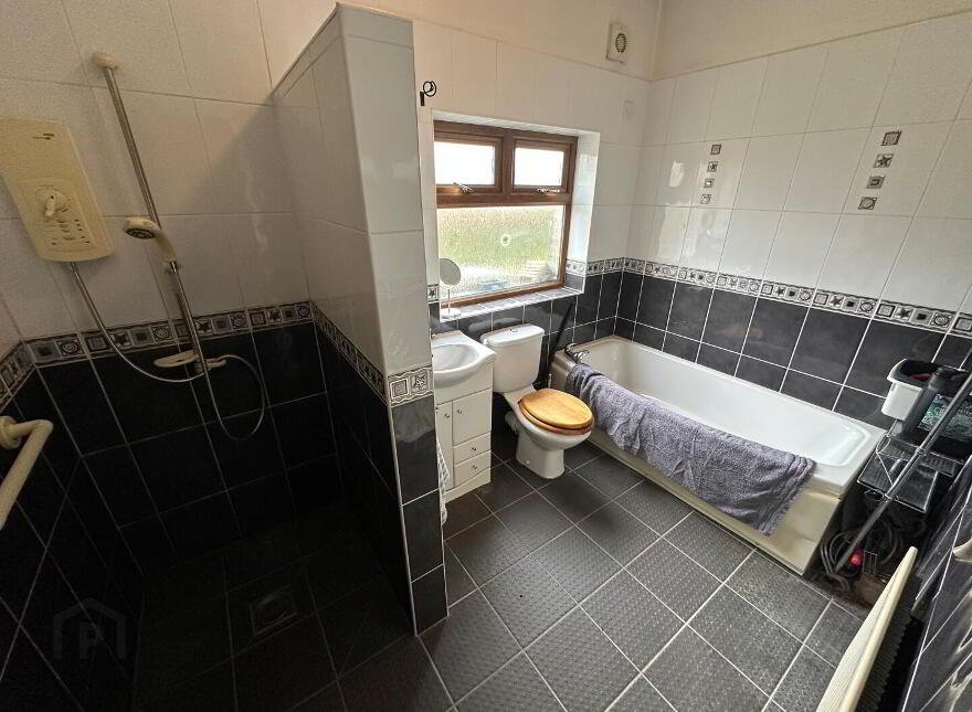 123 Banbridge Road, Dromore, BT25 1NF