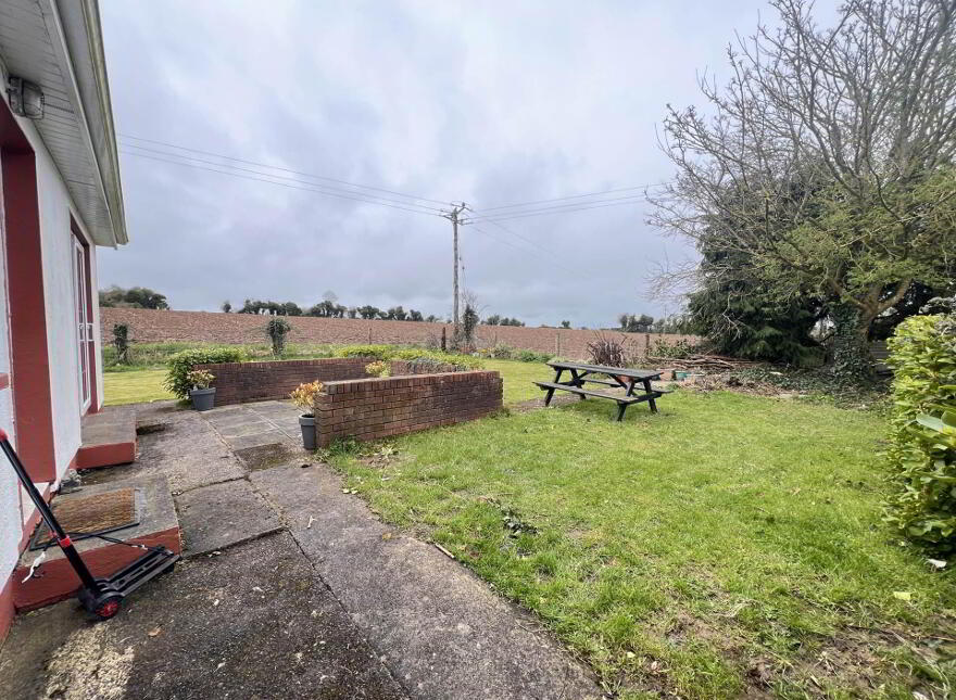 Woodenstown Lower, Cahir, County Tipperary, E21Y062