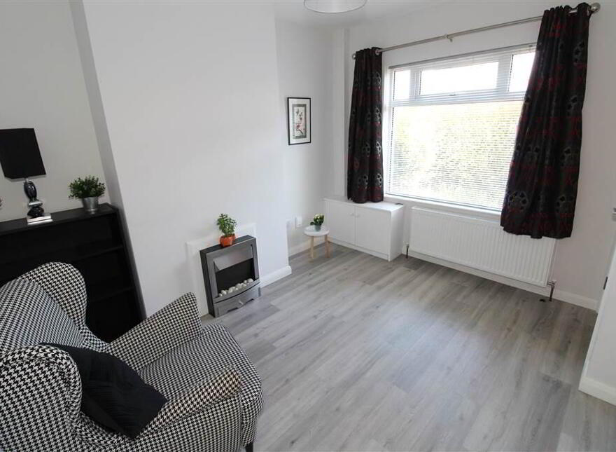 17 Dunraven Crescent, Belfast, BT5 5LE