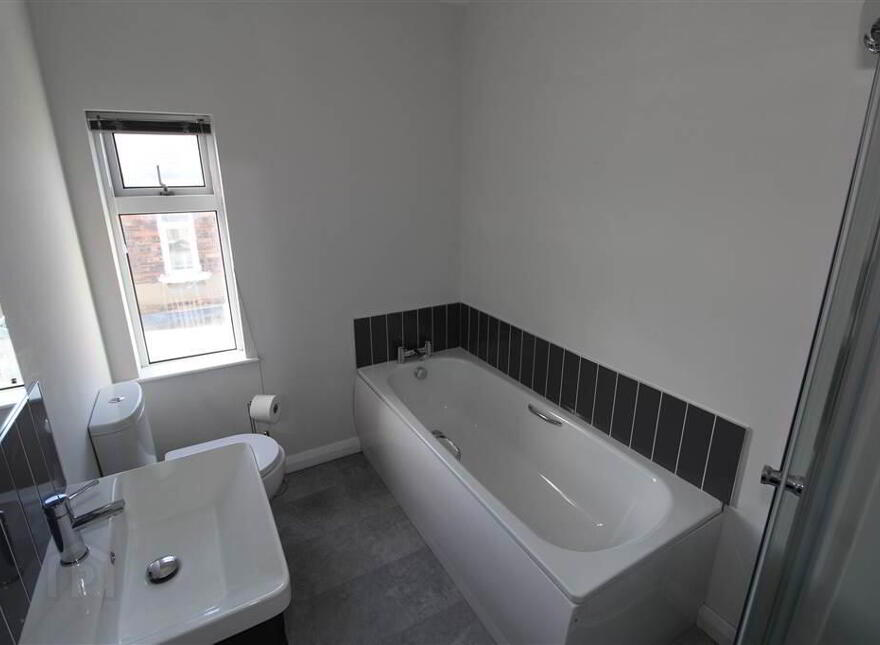 17 Dunraven Crescent, Belfast, BT5 5LE