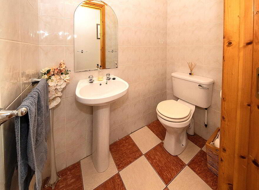 Mahon View, Briska, Lemybrien, Mahon Bridge, X42RN96
