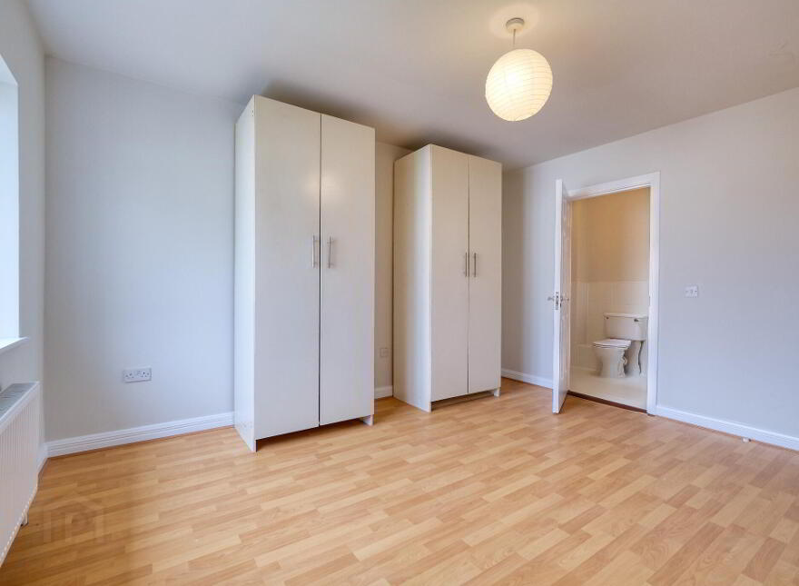 18 Oaklands Avenue, N39H5P6