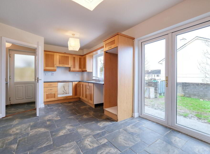 18 Oaklands Avenue, N39H5P6