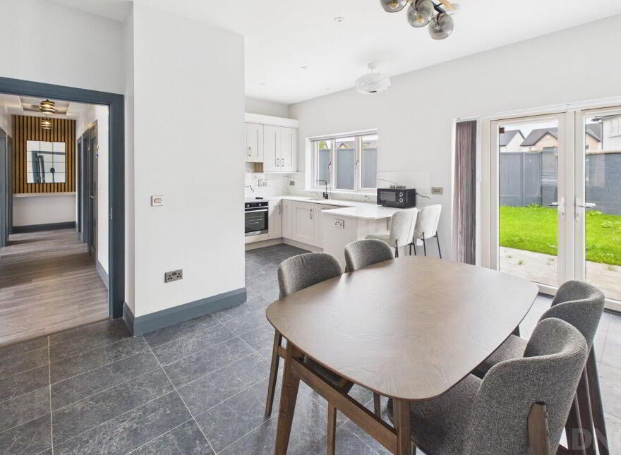 18 Dunalley Drive, Redwood, Tullamore, R35T2Y8