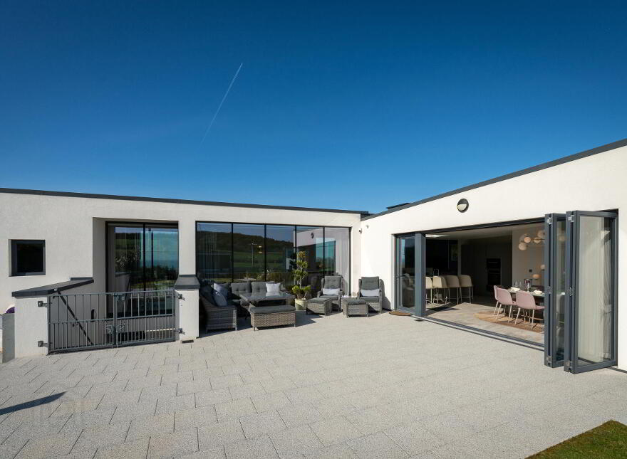 39 Ballymacrea Road, Portrush, BT56 8NS