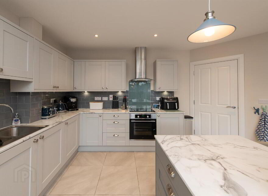 46 Oakfield Park, Jordanstown, Newtownabbey, BT37 0QY