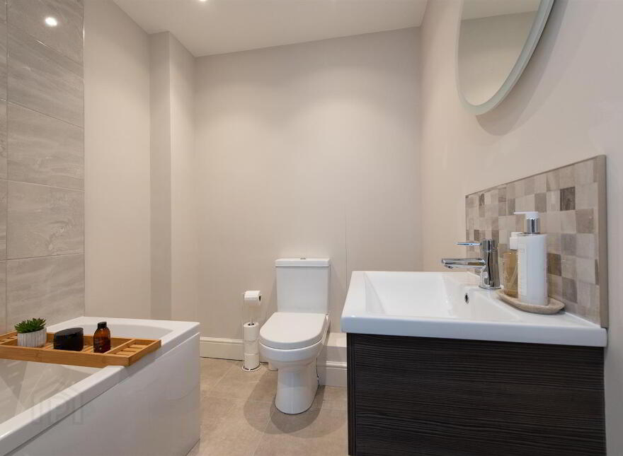 46 Oakfield Park, Jordanstown, Newtownabbey, BT37 0QY