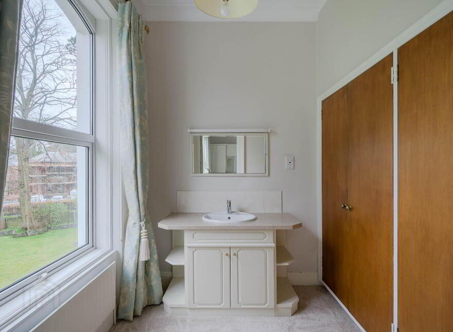 80 Kings Road, Belfast, BT5 6JN