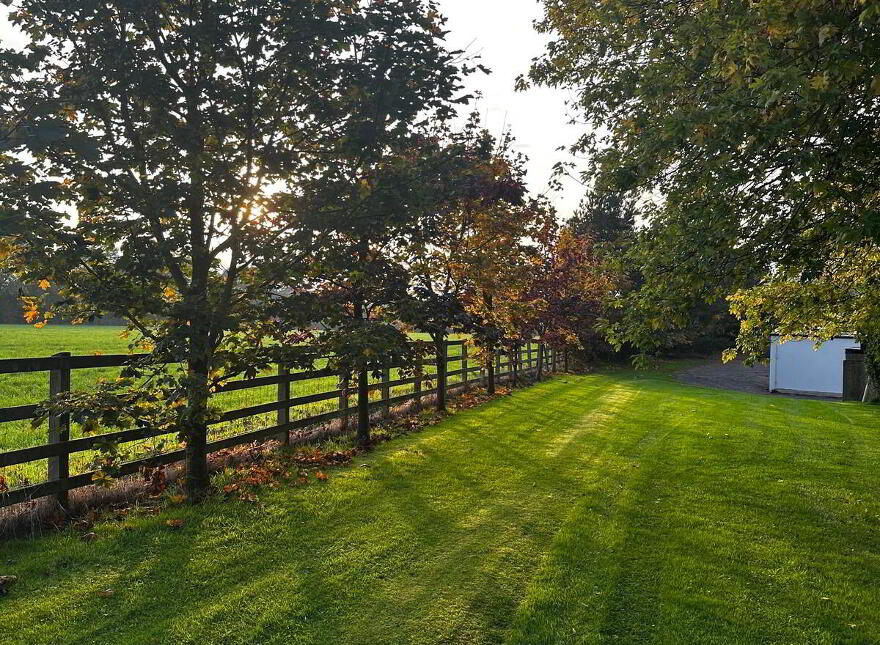 Ederowen Farm, 43 Lurgan Road, Glenavy, Crumlin, BT29 4QB