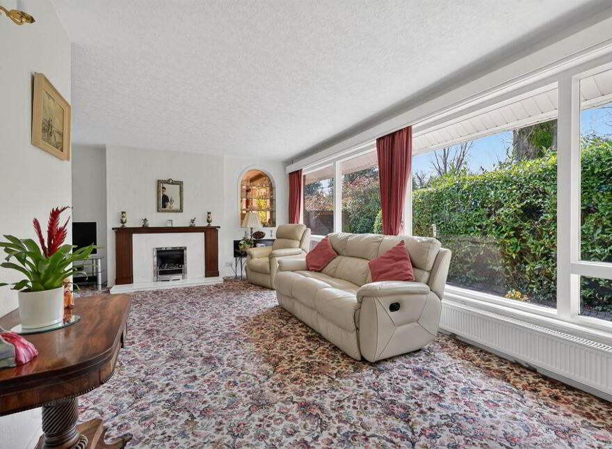 1 Holyrood, Malone, Belfast, BT9 5DA