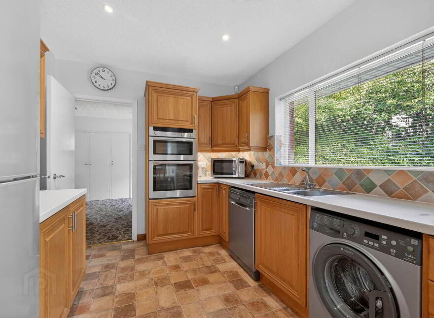1 Holyrood, Malone, Belfast, BT9 5DA