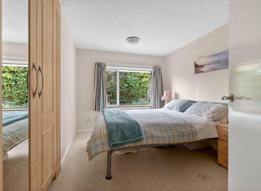 1 Holyrood, Malone, Belfast, BT9 5DA