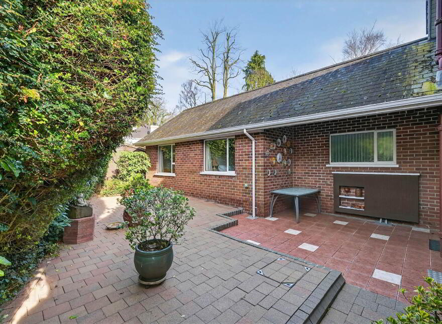 1 Holyrood, Malone, Belfast, BT9 5DA