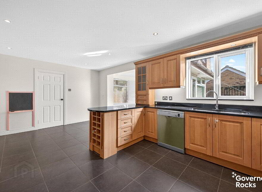 10 Dormans Point, Donaghadee, BT21 0JW