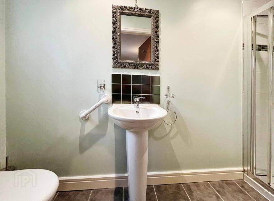 4 Keightley Court, Lisburn, BT28 1BA