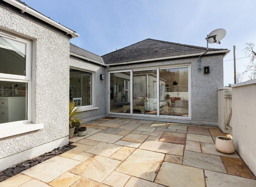 92 Dromore Road, Royal Hillsborough, BT26 6HU
