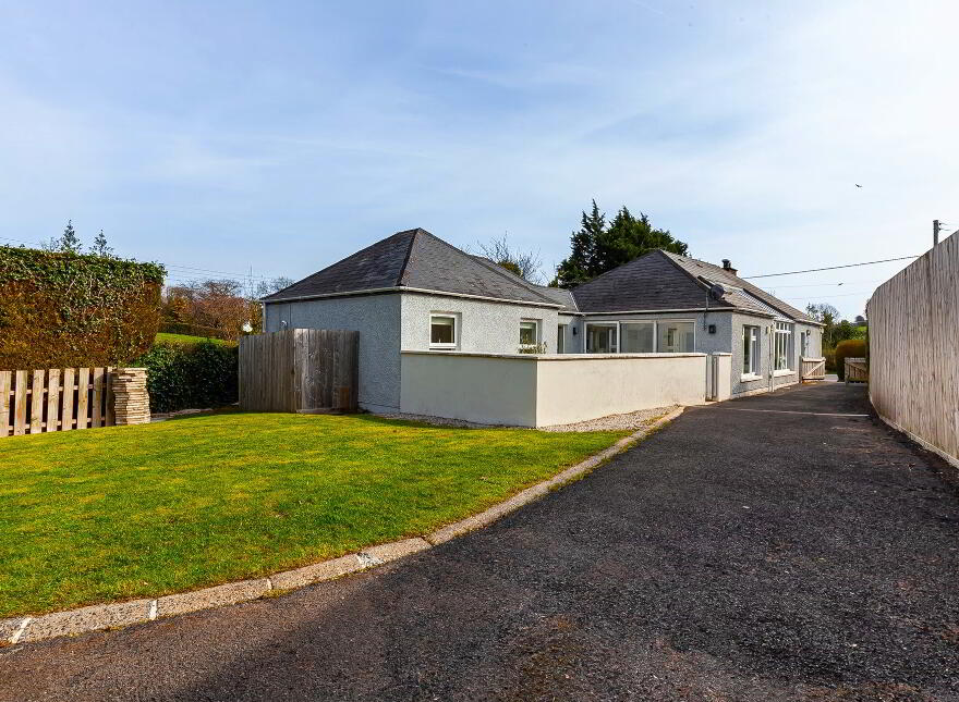 92 Dromore Road, Royal Hillsborough, BT26 6HU