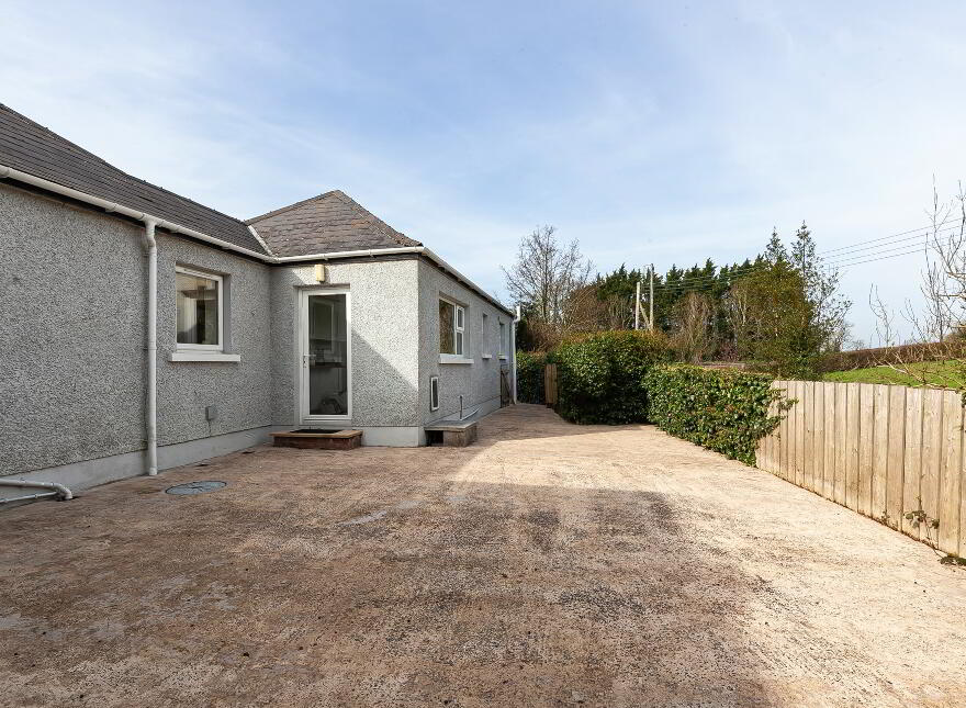 92 Dromore Road, Royal Hillsborough, BT26 6HU