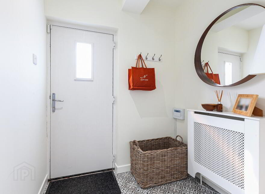 92 Dromore Road, Royal Hillsborough, BT26 6HU