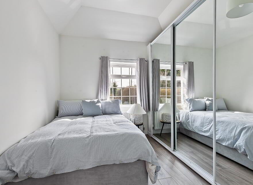 92 Dromore Road, Royal Hillsborough, BT26 6HU