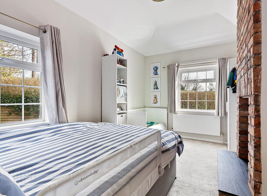92 Dromore Road, Royal Hillsborough, BT26 6HU