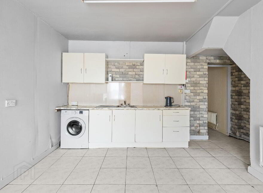 2x Apartments) Potential Yield, C. 17 Main Street, St. Johnston, F93Y097