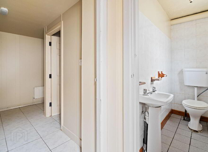 2x Apartments) Potential Yield, C. 17 Main Street, St. Johnston, F93Y097