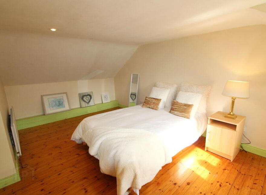 Petticoat House, Market Square, Castleblayney, A75NP89