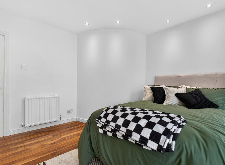 38 Tullymore Dale, Broughshane, Ballymena, BT43 7TD