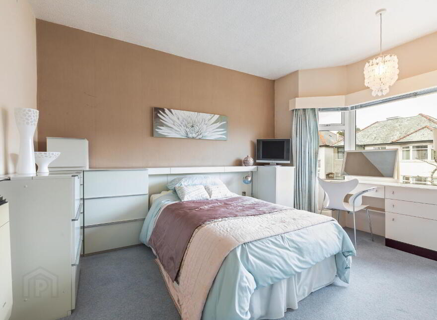 21 Thornhill Park, Belfast, BT5 7AR
