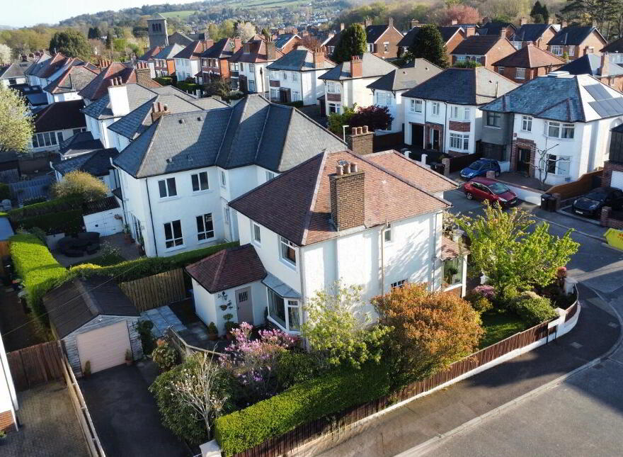 21 Thornhill Park, Belfast, BT5 7AR photo 2