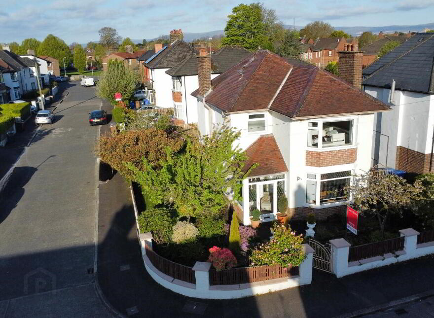 21 Thornhill Park, Belfast, BT5 7AR