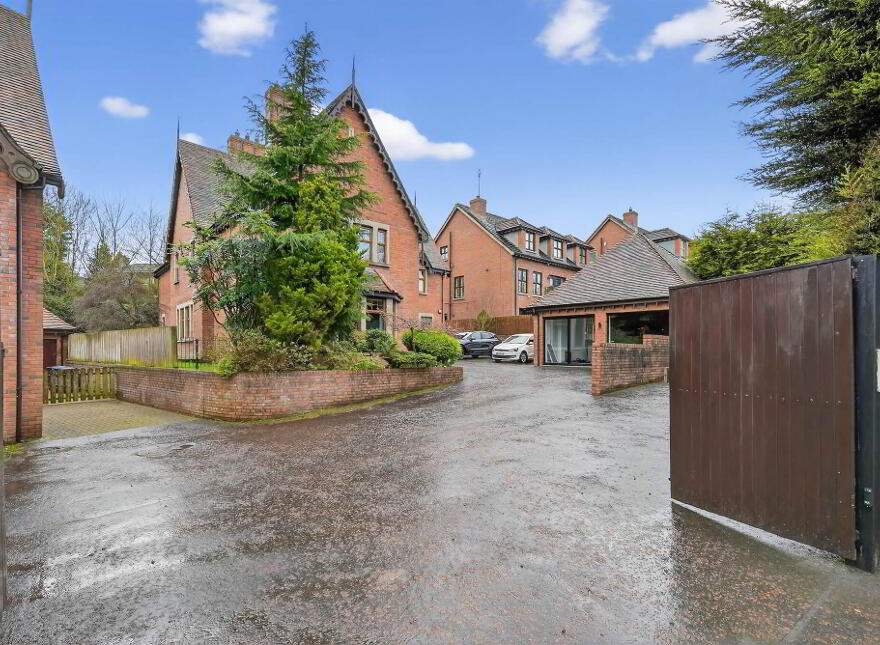 227 Bangor Road, Craigavad, Holywood, BT18 0JQ