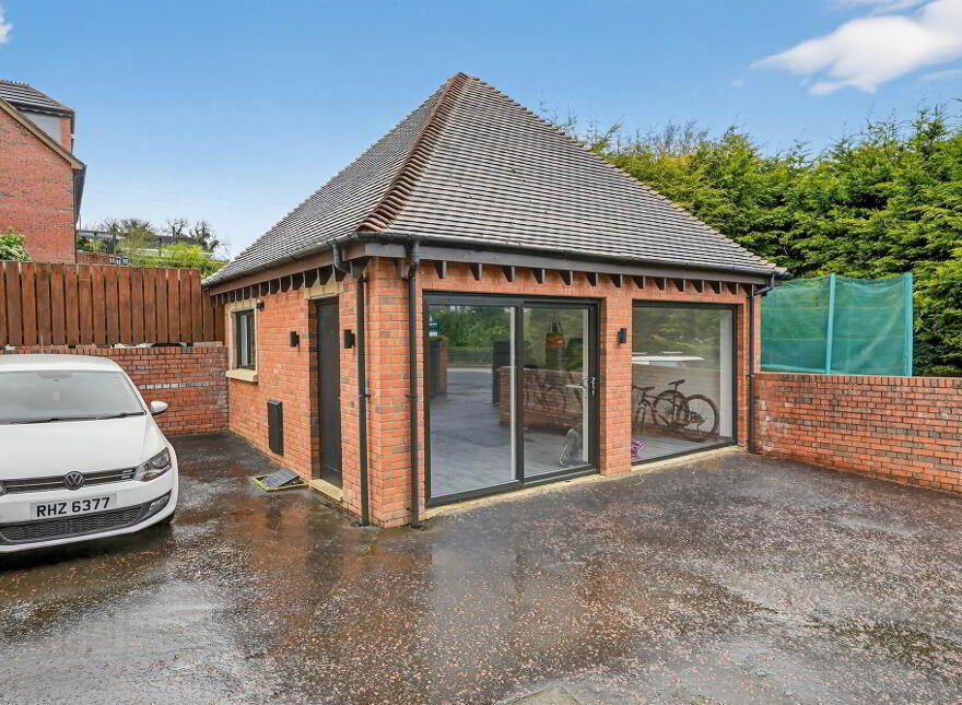 227 Bangor Road, Craigavad, Holywood, BT18 0JQ