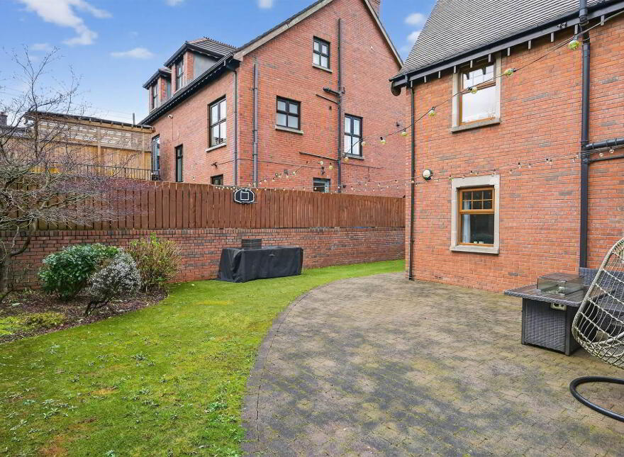 227 Bangor Road, Craigavad, Holywood, BT18 0JQ