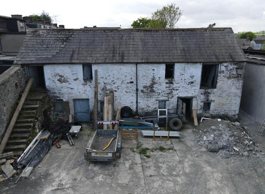 Peking Apache, Main Street, Bailieborough, A82T284
