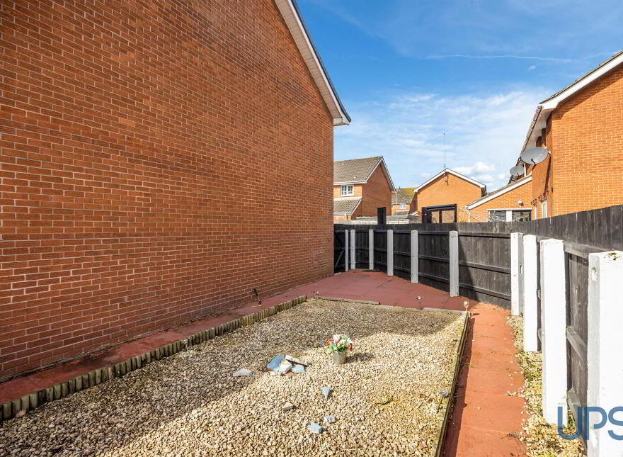 9 Ladymar Court, Off Grosvenor Road, Belfast, BT12 4NR