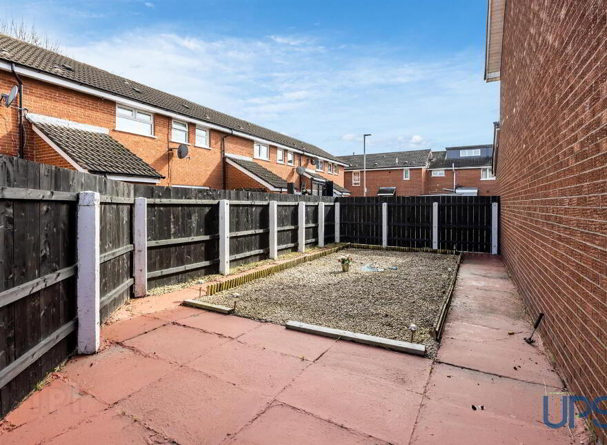 9 Ladymar Court, Off Grosvenor Road, Belfast, BT12 4NR