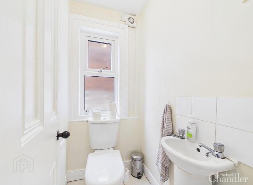 38 College Park Avenue, Belfast, BT7 1LR