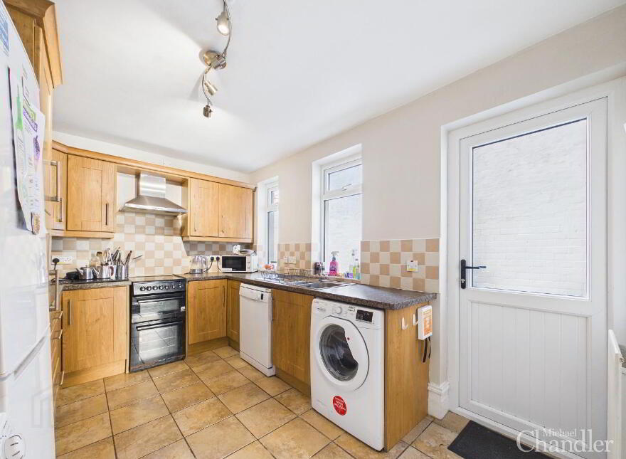 38 College Park Avenue, Belfast, BT7 1LR