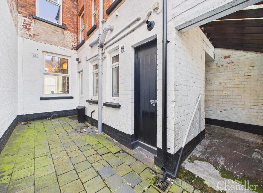 38 College Park Avenue, Belfast, BT7 1LR