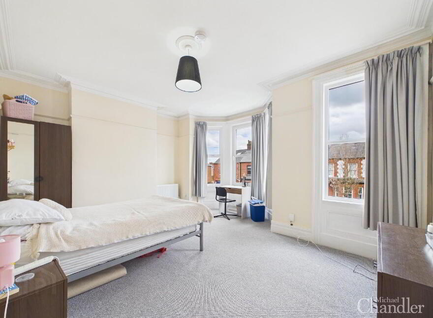 38 College Park Avenue, Belfast, BT7 1LR