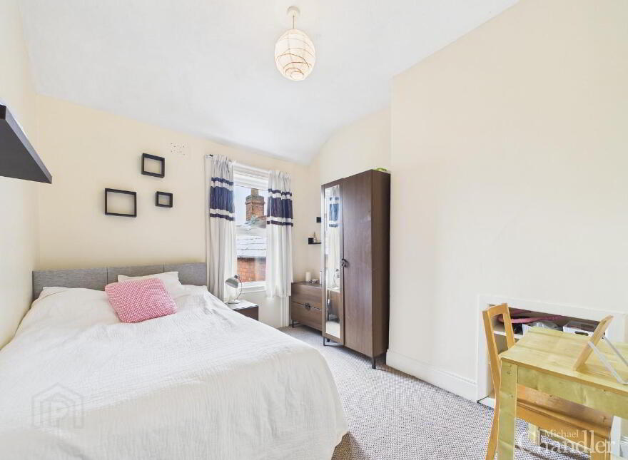 38 College Park Avenue, Belfast, BT7 1LR