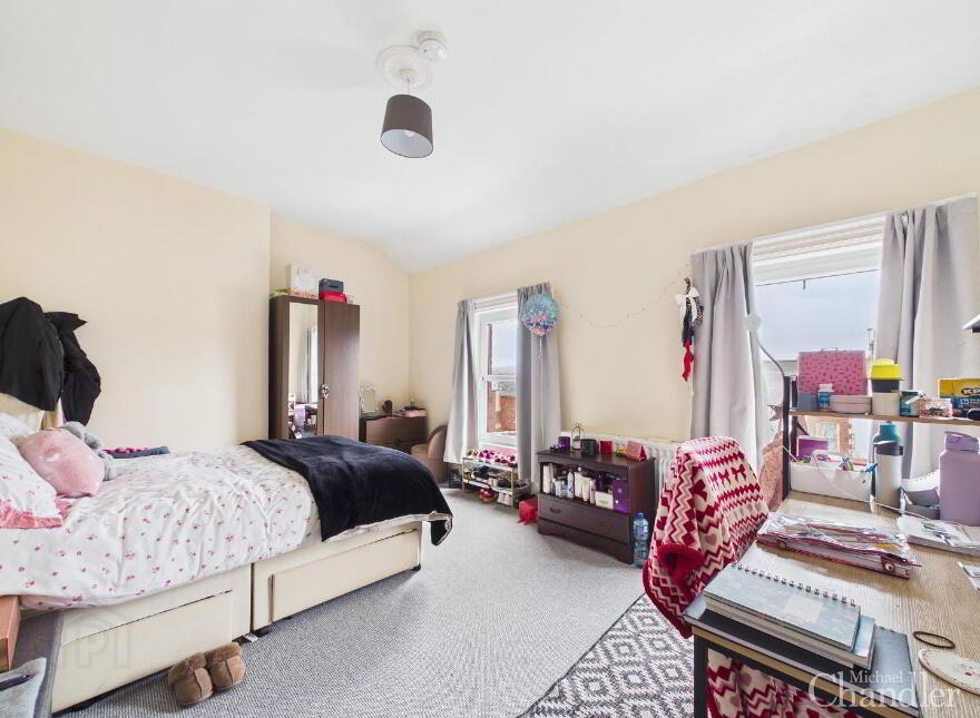 38 College Park Avenue, Belfast, BT7 1LR