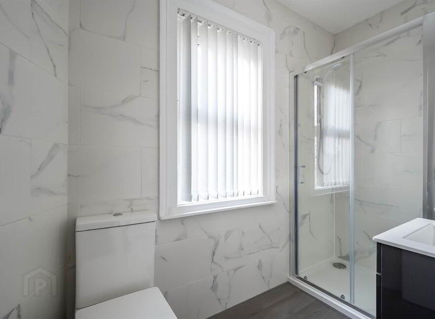 Apt 4, 8 Adelaide Park, Belfast, BT9 6FX