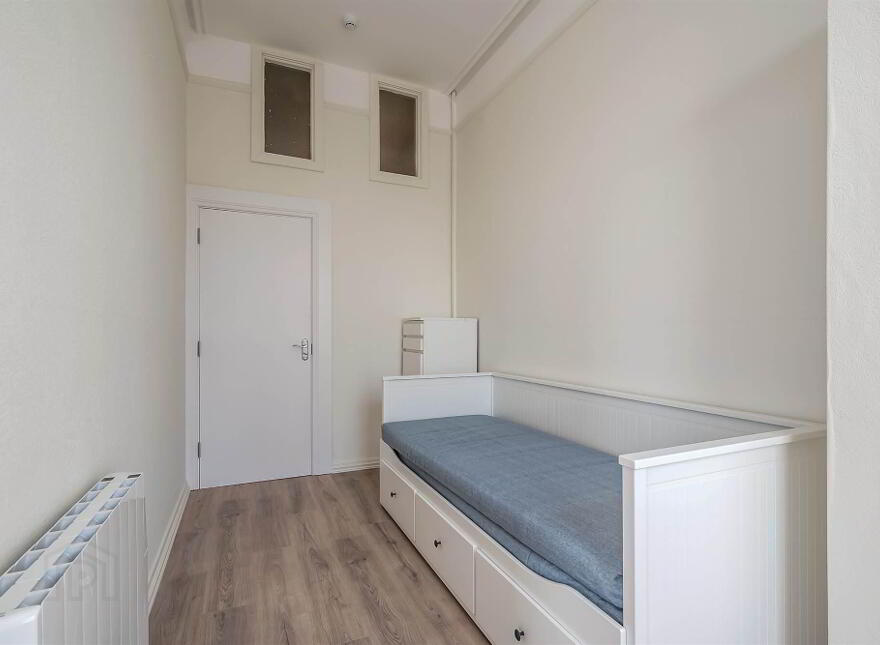 Apt 4, 8 Adelaide Park, Belfast, BT9 6FX