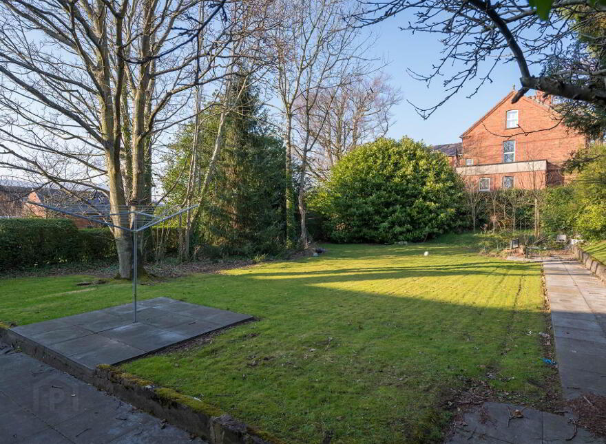 Apt 4, 8 Adelaide Park, Belfast, BT9 6FX