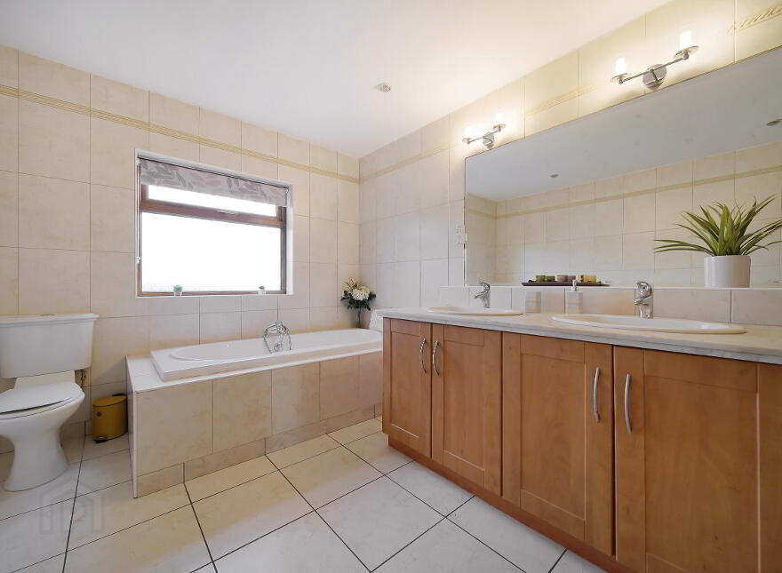 Fawninoughan, Milford, F92X211