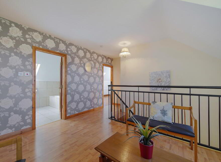 Fawninoughan, Milford, F92X211